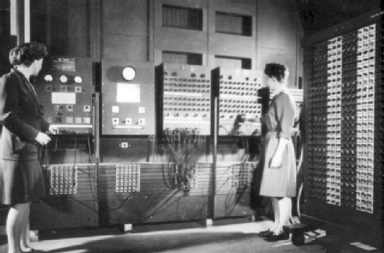 photo of Glen Beck and Betty Snyder programming ENIAC