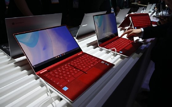Samsung unveiled its Galaxy Chromebook at CES 2020.