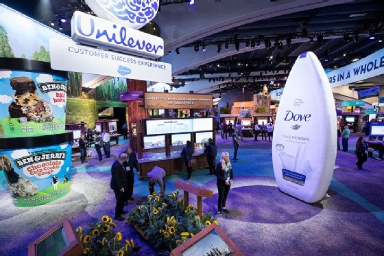 Salesforce customer success exhibit at Dreamforce 2019
