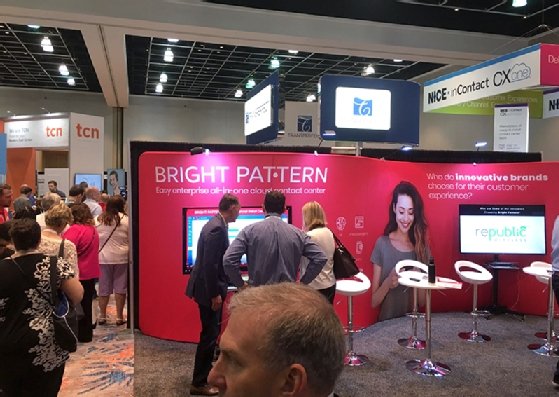 Picture of ICMI contact center expo exhibit floor
