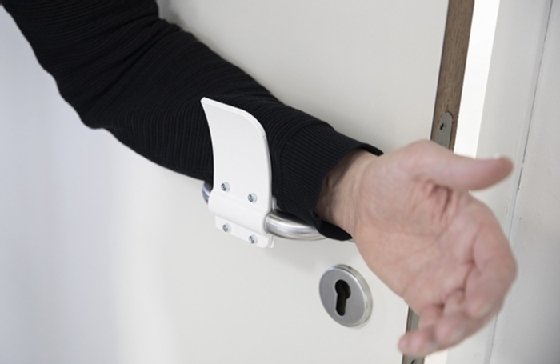 A hands-free door handle design 3D-printed by Materialise.