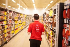 Picture of employee picking groceries for Loblaw's 'Click and Collect' e-commerce program.