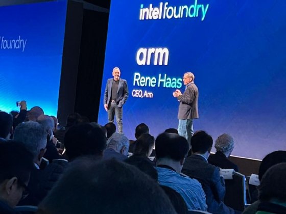 Arm CEO Rene Haas and Intel executive Stuart Pann presenting.