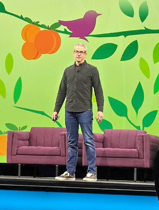 Jago McLeod Google KubeCon keynote 2025.
