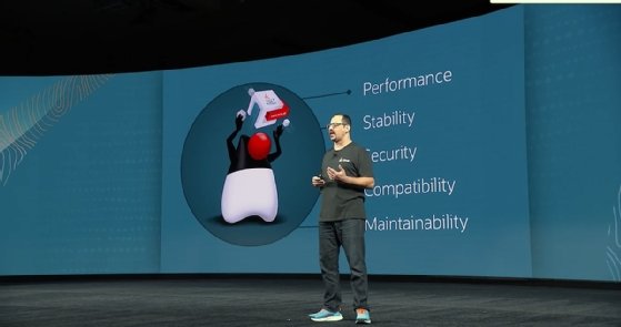 Oracle's Georges Saab speaking at the JavaOne conference.