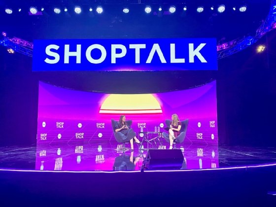 Photo of Kath McLay and Krystina Gustafson during the Shoptalk 2022 keynote