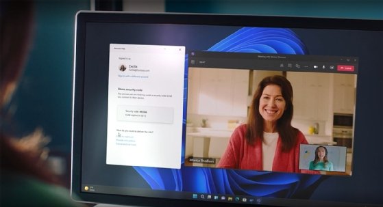 Photo of employees using Microsoft remote help